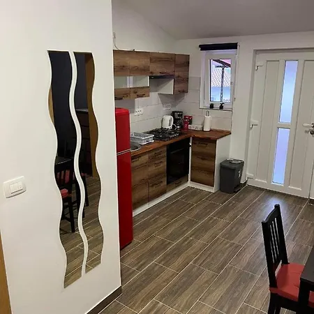 Apartma Mia Črni Kal